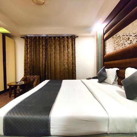 Hotel Good Times Near Ganga Ram Hospital And Karol Bagh Metro Deli Exterior foto