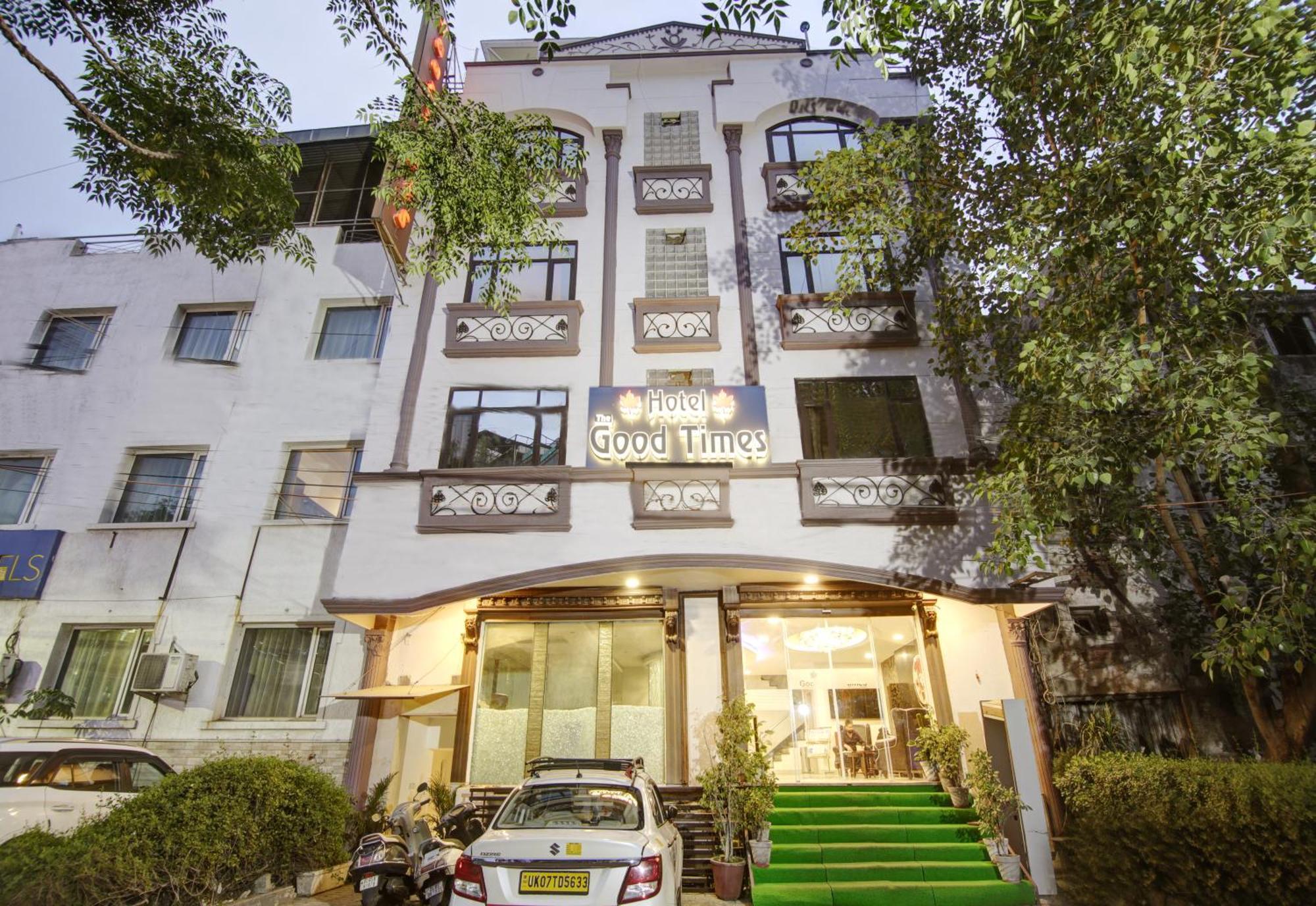 Hotel Good Times Near Ganga Ram Hospital And Karol Bagh Metro Deli Exterior foto
