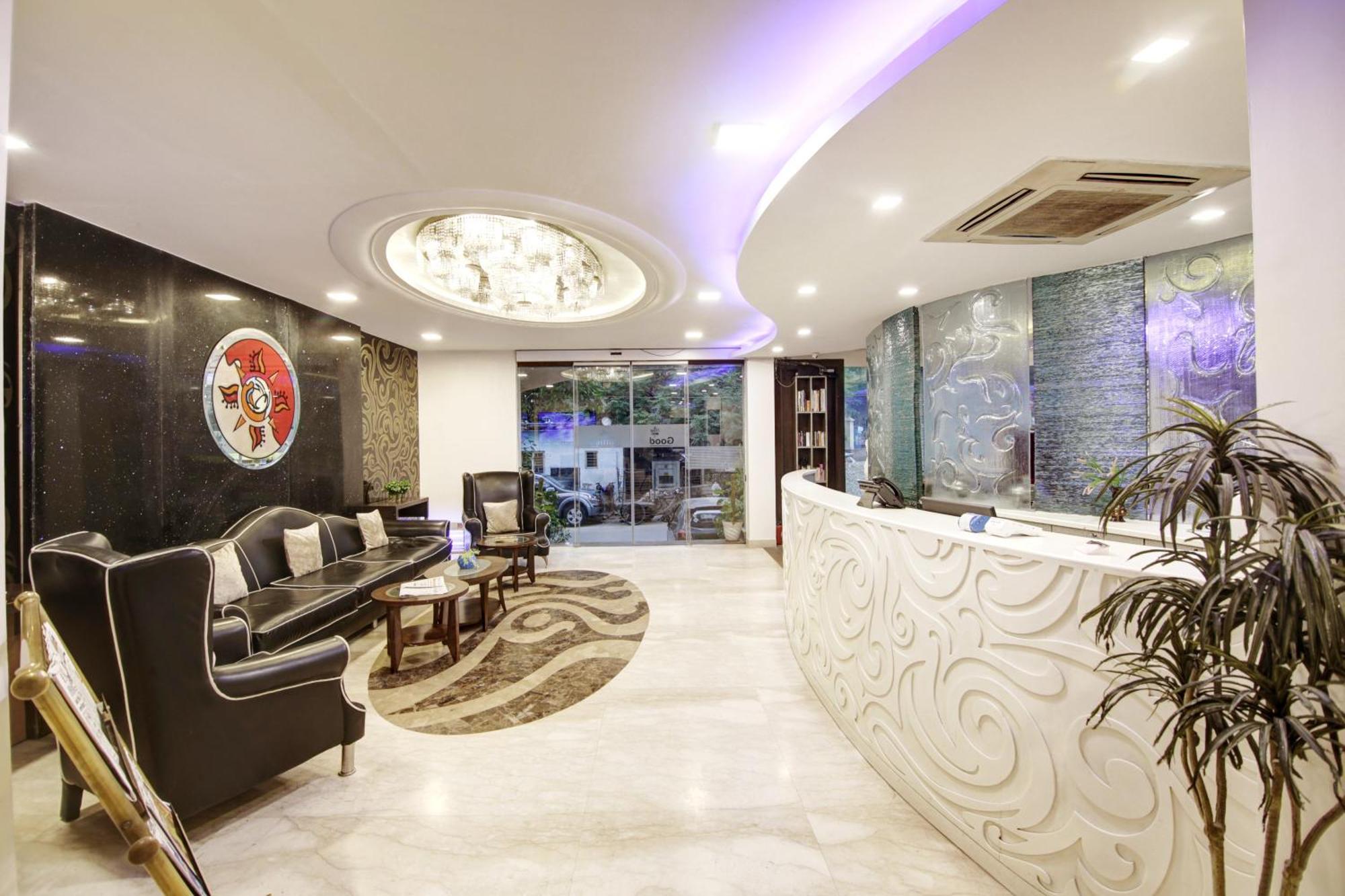 Hotel Good Times Near Ganga Ram Hospital And Karol Bagh Metro Deli Exterior foto