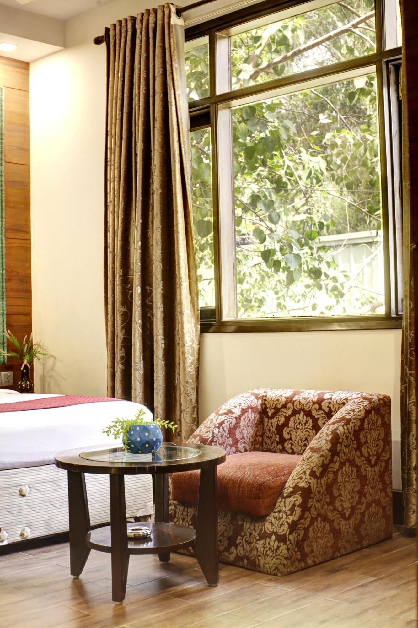 Hotel Good Times Near Ganga Ram Hospital And Karol Bagh Metro Deli Exterior foto