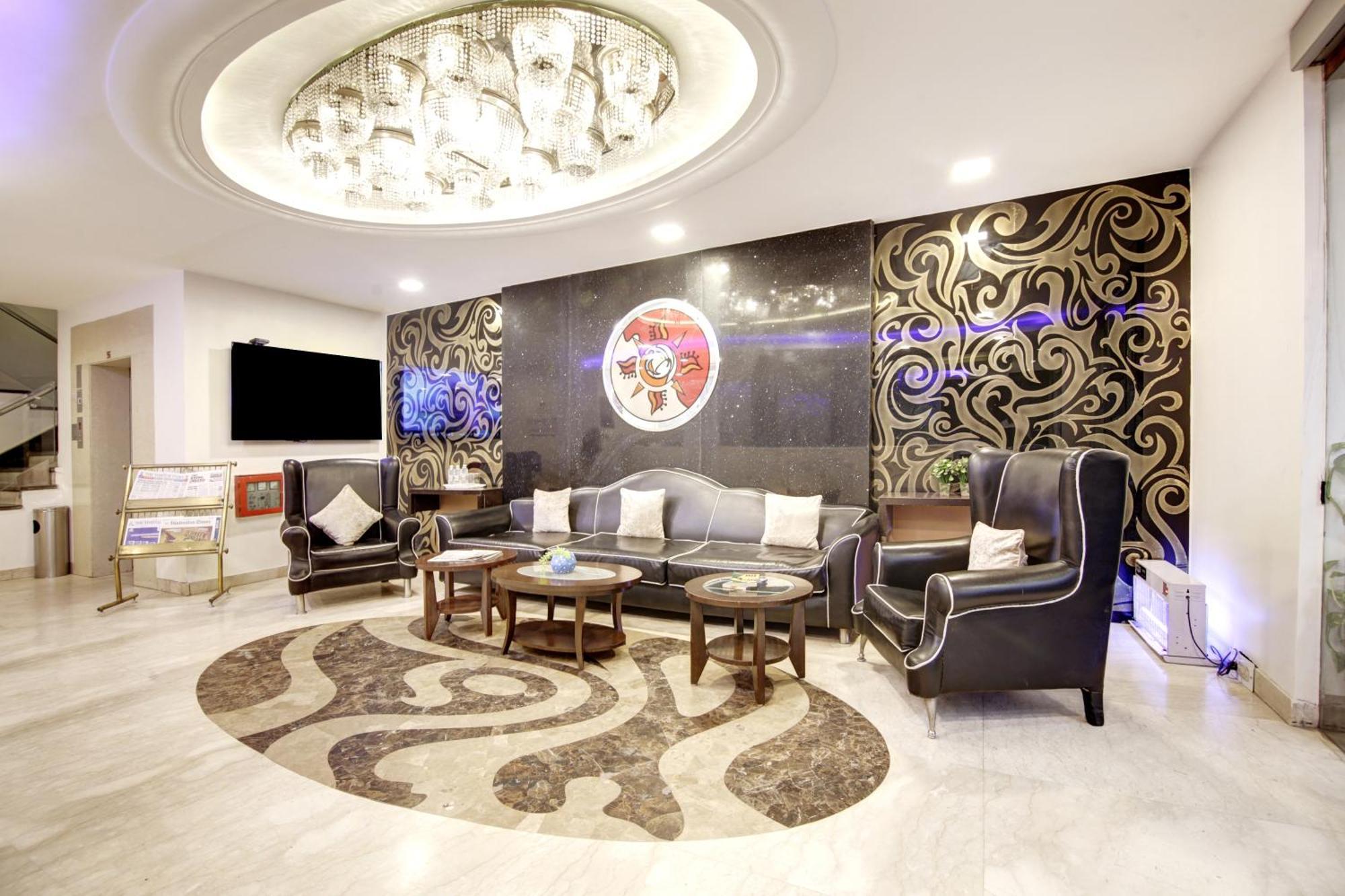 Hotel Good Times Near Ganga Ram Hospital And Karol Bagh Metro Deli Exterior foto