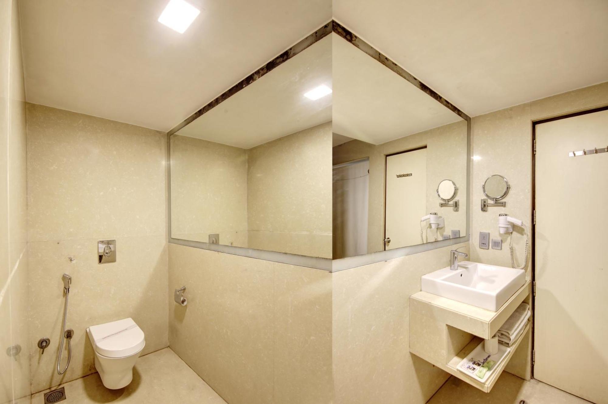 Hotel Good Times Near Ganga Ram Hospital And Karol Bagh Metro Deli Exterior foto