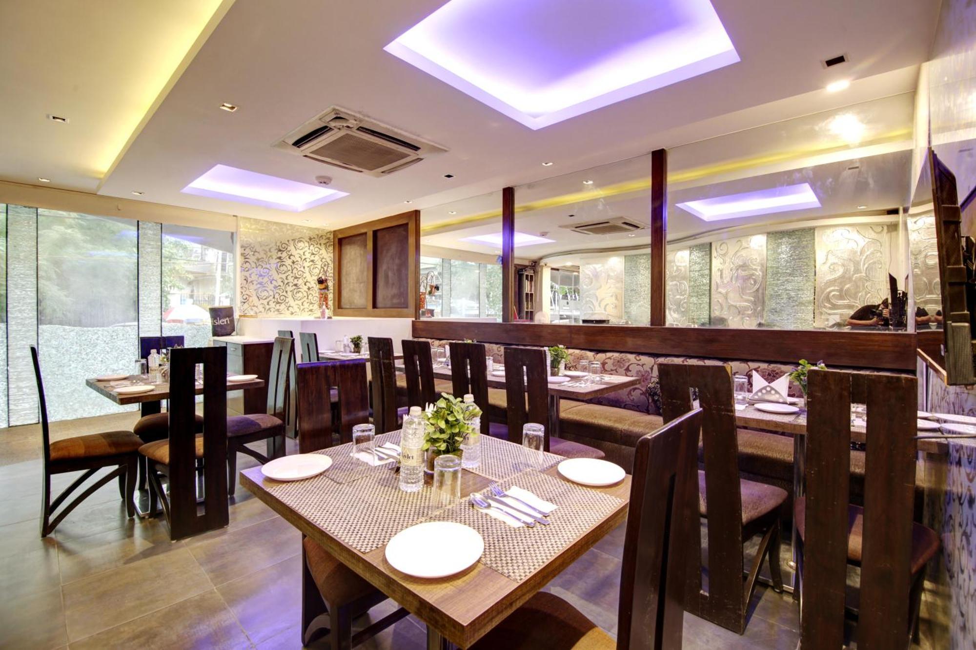 Hotel Good Times Near Ganga Ram Hospital And Karol Bagh Metro Deli Exterior foto