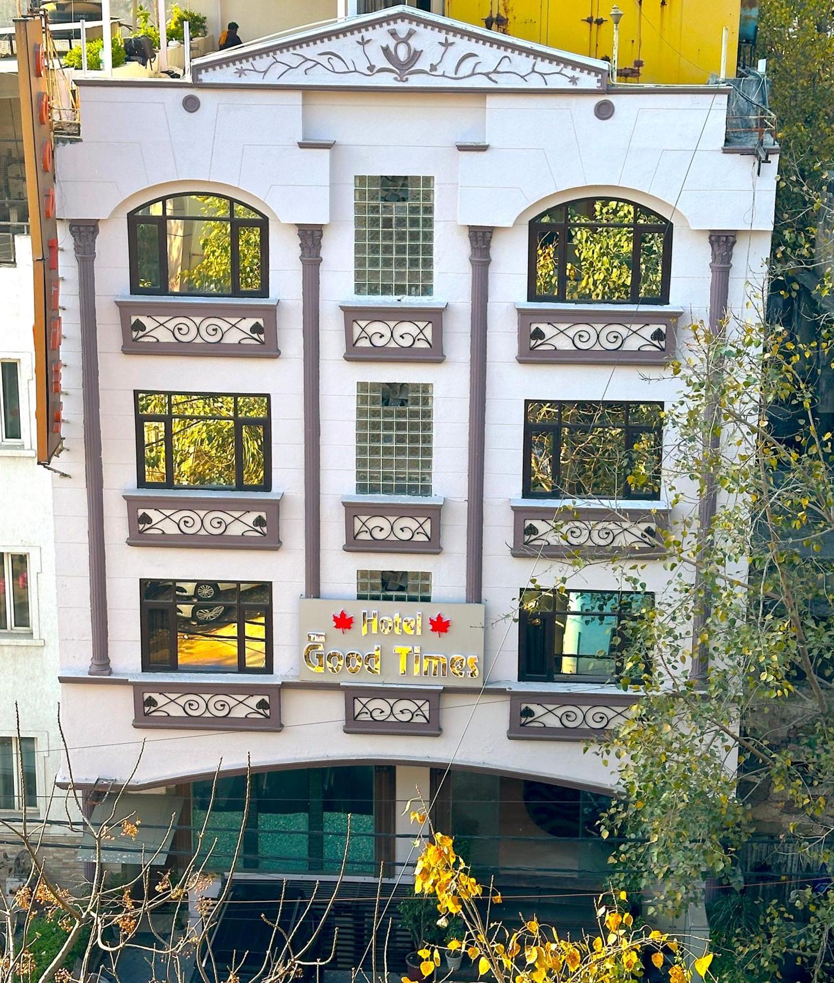 Hotel Good Times Near Ganga Ram Hospital And Karol Bagh Metro Deli Exterior foto