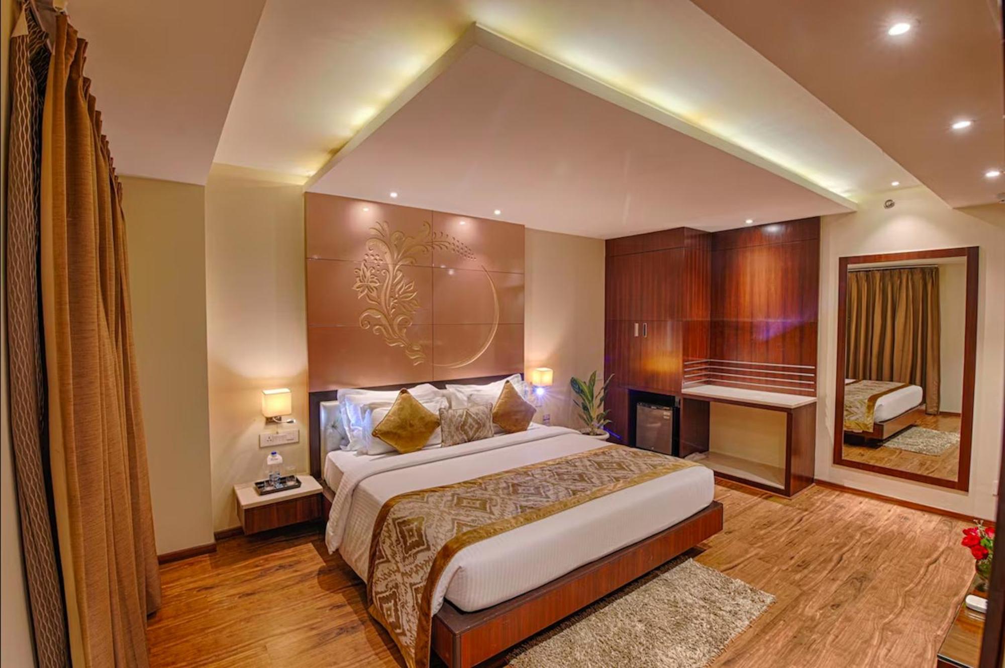 Hotel Good Times Near Ganga Ram Hospital And Karol Bagh Metro Deli Exterior foto